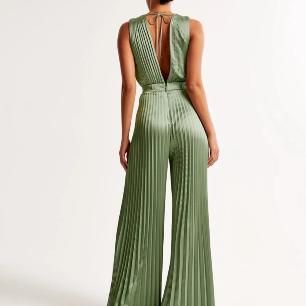 Abercrombie jumpsuit - Picture 2 of 5